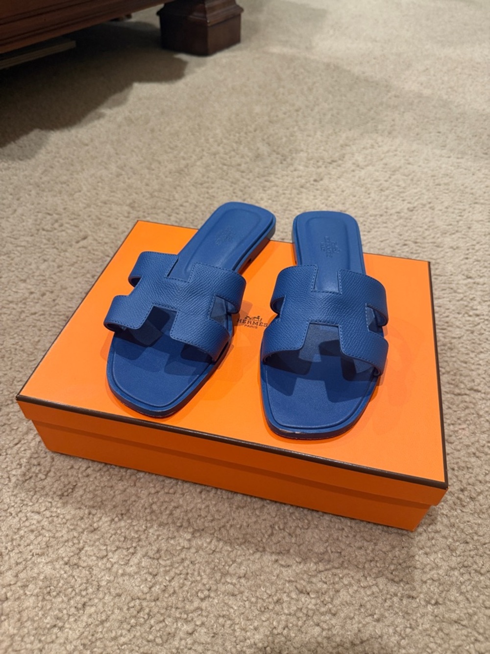 Hermès Oran Sandal in Bleu Bleuet - Picture 2 of 8